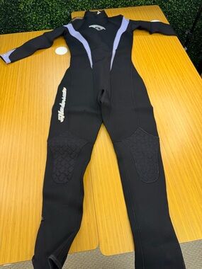Henderson Aquatics H2 Aquasilk  3mm Wetsuit Womens Size 8 Lavender Accents